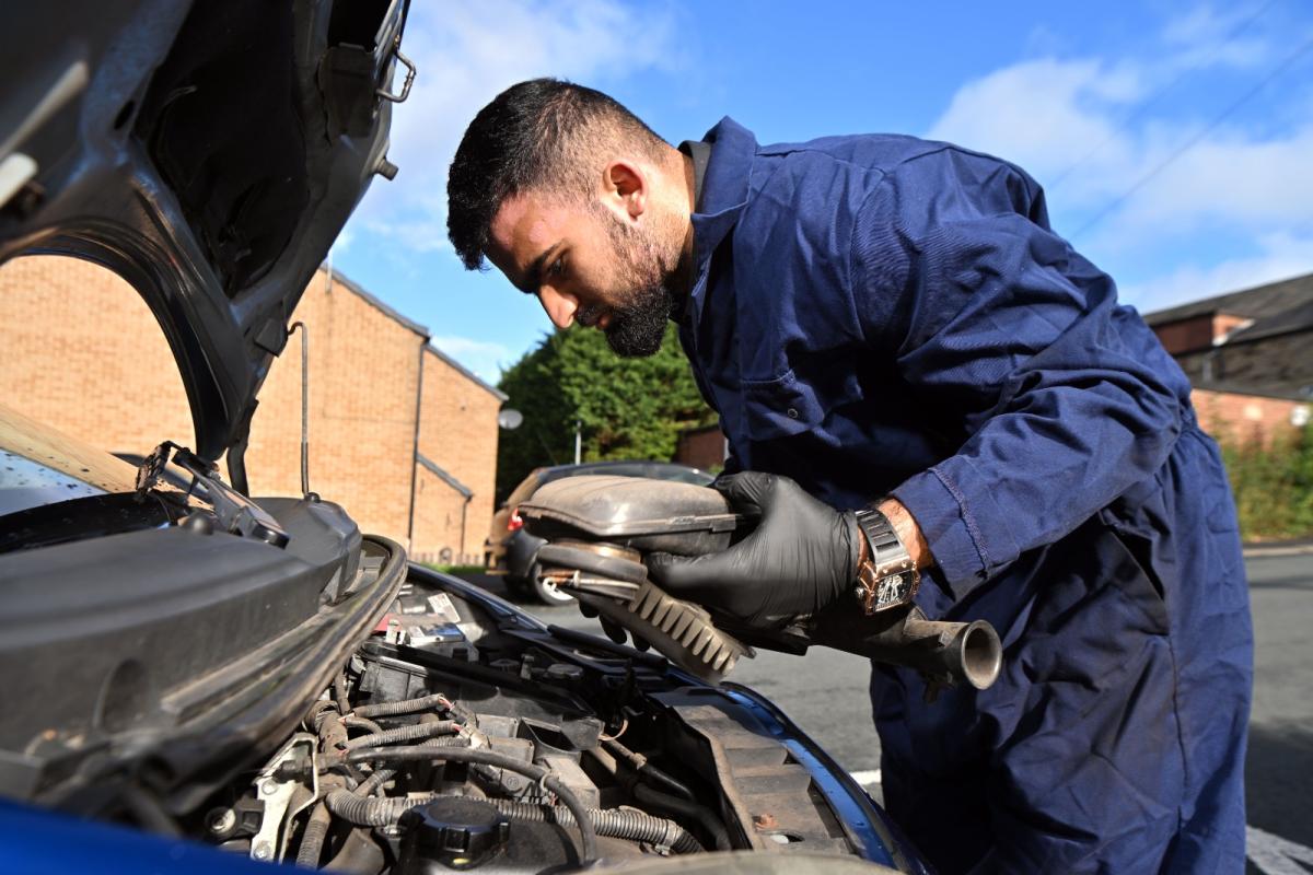 Kamron Ali, Bradford mobile mechanic